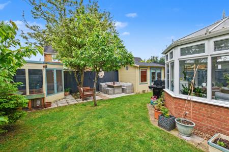 4 bedroom Detached house for sale in Primrose Way, Stamford, PE9