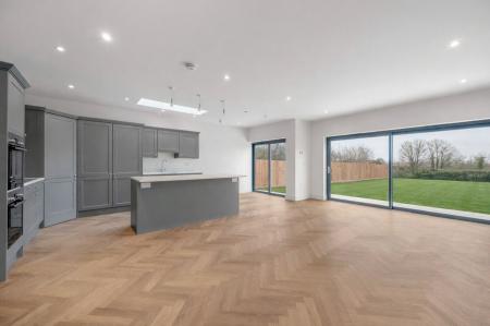 4 bedroom Semi-detached house for sale in Melbourne Road, Stamford, PE9