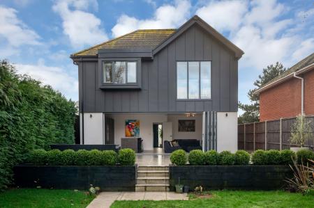 4 bedroom Detached house for sale in Old Great North Road, Stibbington, PE8