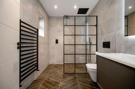 4 bedroom Detached house for sale in Old Great North Road, Stibbington, PE8