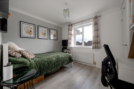 4 bedroom Detached house for sale in Stirling Road, Stamford, PE9