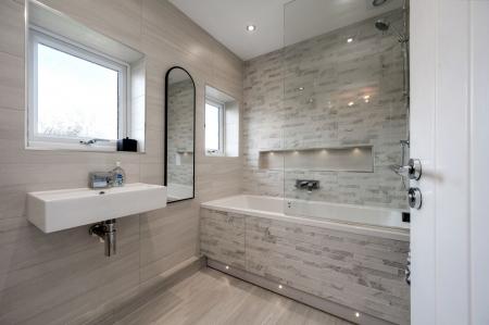 4 bedroom Detached house for sale in Stirling Road, Stamford, PE9