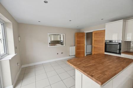 4 bedroom Town house for sale in Woodbridge Mews, Stamford, PE9