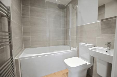 4 bedroom Town house for sale in Woodbridge Mews, Stamford, PE9