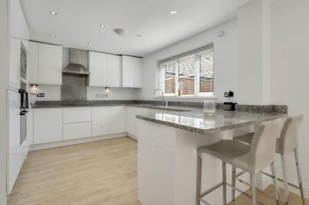 5 bedroom Detached house for sale in Tatum Close, Stamford, PE9