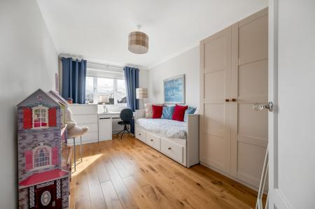 4 bedroom Detached house for sale in Oak Road, Stamford, PE9