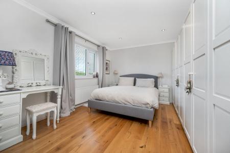 4 bedroom Detached house for sale in Oak Road, Stamford, PE9