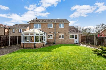 4 bedroom Detached house for sale in Oak Road, Stamford, PE9