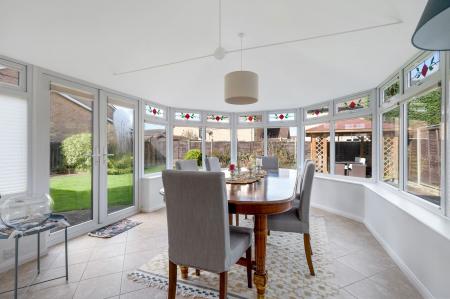 4 bedroom Detached house for sale in Oak Road, Stamford, PE9