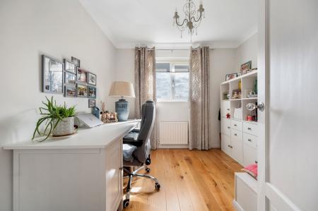 4 bedroom Detached house for sale in Oak Road, Stamford, PE9