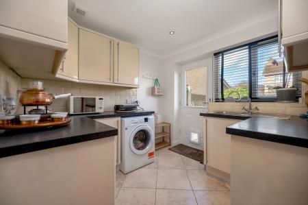 4 bedroom Detached house for sale in Oak Road, Stamford, PE9