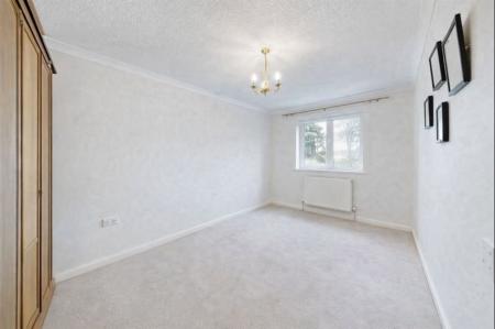 2 bedroom Flat for sale in Torkington Gardens, Stamford, PE9