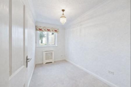 2 bedroom Flat for sale in Torkington Gardens, Stamford, PE9