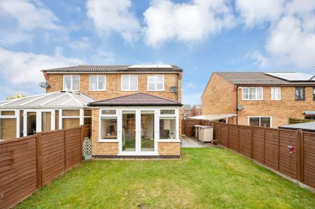 3 bedroom Semi-detached house for sale in Avocet Close, Essendine, PE9