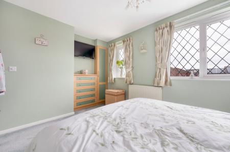 3 bedroom Semi-detached house for sale in Avocet Close, Essendine, PE9