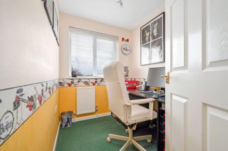 3 bedroom Semi-detached house for sale in Avocet Close, Essendine, PE9