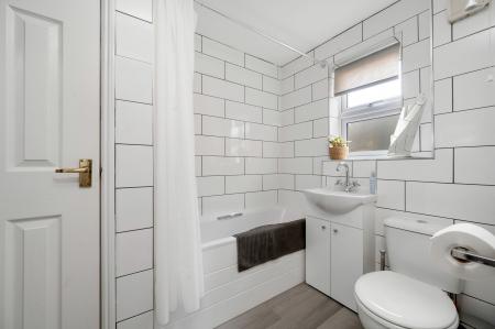 2 bedroom Terraced bungalow for sale in Christ Church Close, Stamford, PE9