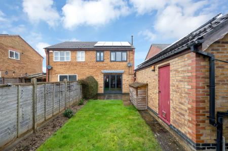 3 bedroom Semi-detached house for sale in Avocet Close, Essendine, PE9