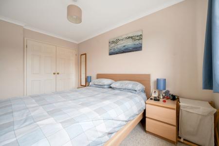 3 bedroom Semi-detached house for sale in Avocet Close, Essendine, PE9