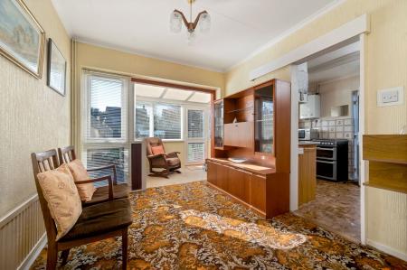 3 bedroom Semi-detached house for sale in Chatsworth Road, Stamford, PE9