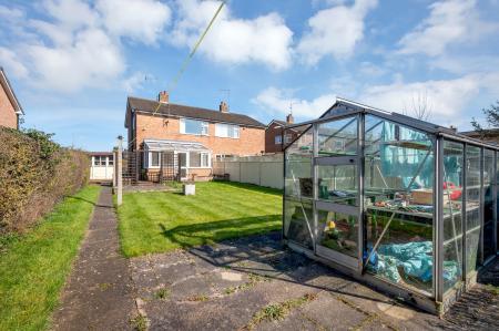 3 bedroom Semi-detached house for sale in Chatsworth Road, Stamford, PE9