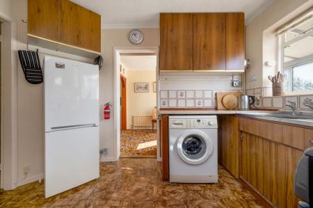 3 bedroom Semi-detached house for sale in Chatsworth Road, Stamford, PE9