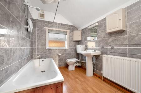 2 bedroom Terraced House for sale in New Cross Road, Stamford, PE9