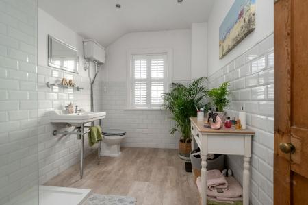 2 bedroom Terraced House for sale in Ryhall Road, Stamford, PE9