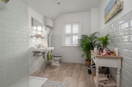 2 bedroom Terraced House for sale in Ryhall Road, Stamford, PE9