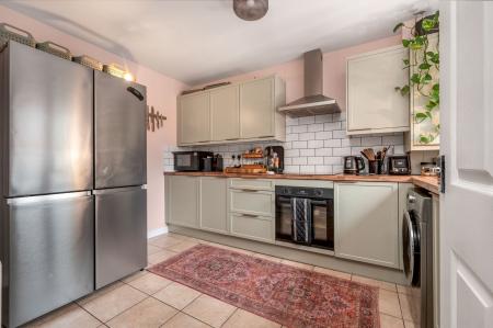 3 bedroom Semi-detached house for sale in Ross Drive, Stamford, PE9