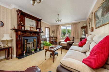 2 bedroom Semi-detached house for sale in Waverley Place, Stamford, PE9