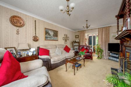 2 bedroom Semi-detached house for sale in Waverley Place, Stamford, PE9