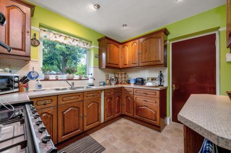 2 bedroom Semi-detached house for sale in Waverley Place, Stamford, PE9