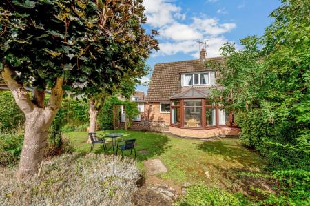 2 bedroom Semi-detached house for sale in Waverley Place, Stamford, PE9