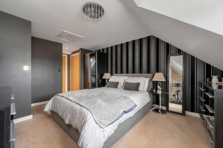 3 bedroom Terraced House for sale in Little Casterton Road, Stamford, PE9