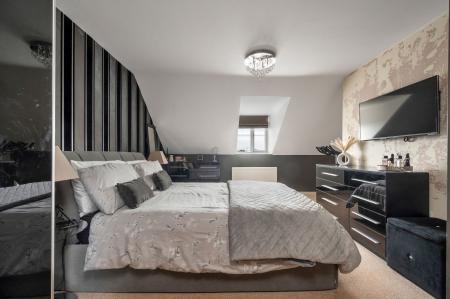 3 bedroom Terraced House for sale in Little Casterton Road, Stamford, PE9