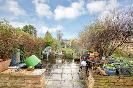 3 bedroom Terraced House for sale in St. Leonards Street, Stamford, PE9