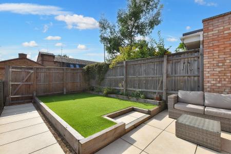 3 bedroom Terraced House for sale in Conduit Road, Stamford, PE9