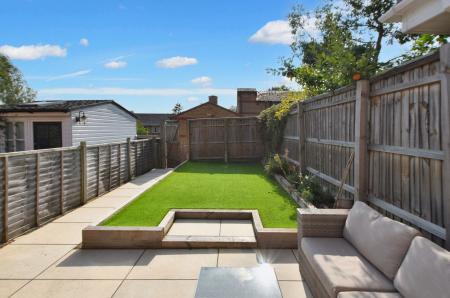 3 bedroom Terraced House for sale in Conduit Road, Stamford, PE9