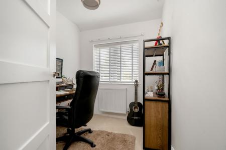 3 bedroom Semi-detached house for sale in Lonsdale Road, Stamford, PE9