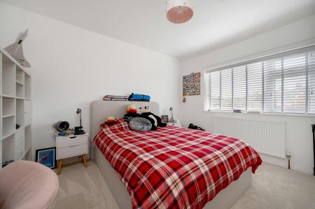 3 bedroom Semi-detached house for sale in Lonsdale Road, Stamford, PE9