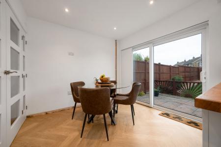 3 bedroom Semi-detached house for sale in Lonsdale Road, Stamford, PE9