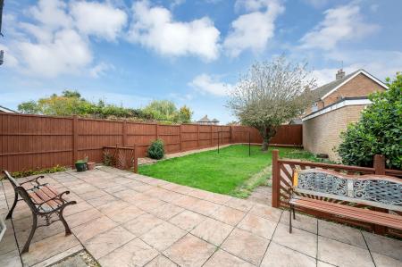 3 bedroom Semi-detached house for sale in Lonsdale Road, Stamford, PE9