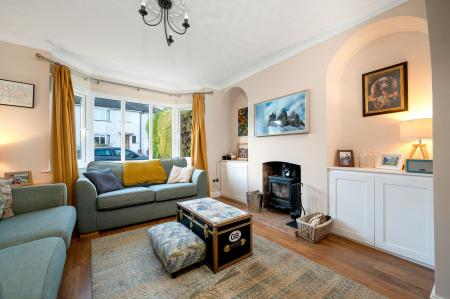 3 bedroom Semi-detached house for sale in Queens Walk, Stamford, PE9