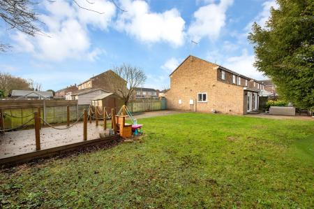 3 bedroom Semi-detached house for sale in Braemar Close, Stamford, PE9