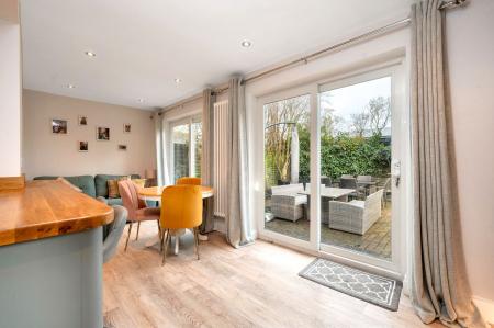 3 bedroom Semi-detached house for sale in Braemar Close, Stamford, PE9