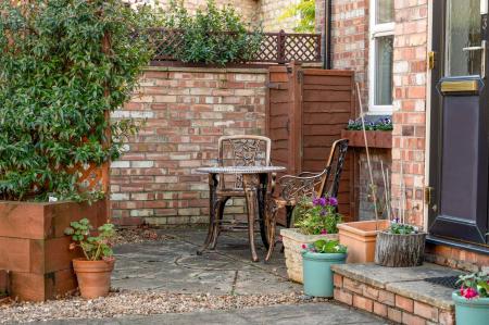 3 bedroom Terraced House for sale in Watergate, Stamford, PE9