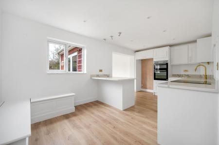 4 bedroom Detached house for sale in Woodhead Close, Stamford, PE9