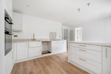 4 bedroom Detached house for sale in Woodhead Close, Stamford, PE9