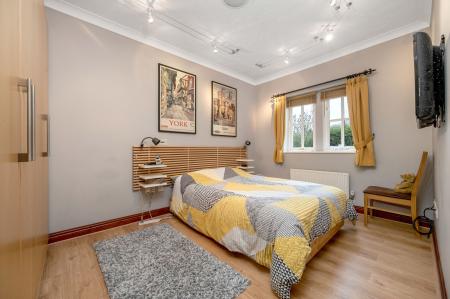 4 bedroom Semi-detached house for sale in Highgate Green, Elton, PE8